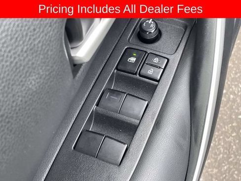 Used 2022 Toyota Corolla SE FWD image 18