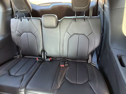 New 2026 Chrysler Pacifica Select w/ S Appearance Package FWD image 19