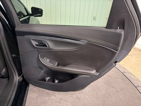 Used 2016 Chevrolet Impala LT FWD image 18