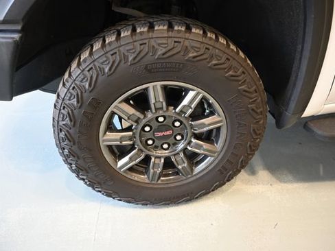 Used 2025 GMC Sierra 1500 AT4X AWD/4WD image 34