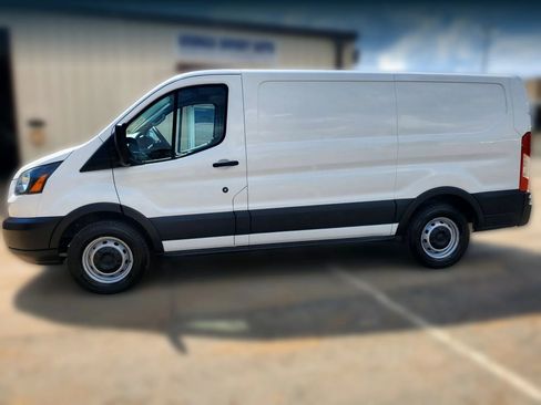 Used 2015 Ford Transit 150 130 Low Roof RWD image 6
