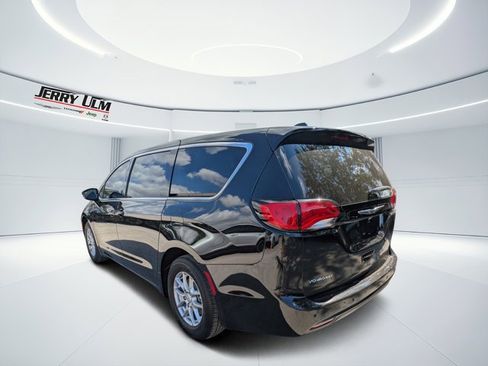 New 2026 Chrysler Voyager LX image 5