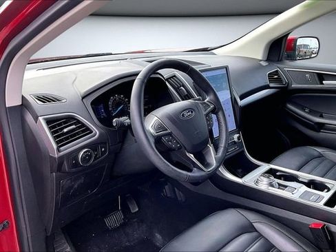 Used 2024 Ford Edge SEL image 16