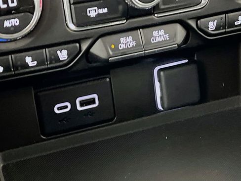 Used 2024 GMC Yukon SLT image 20