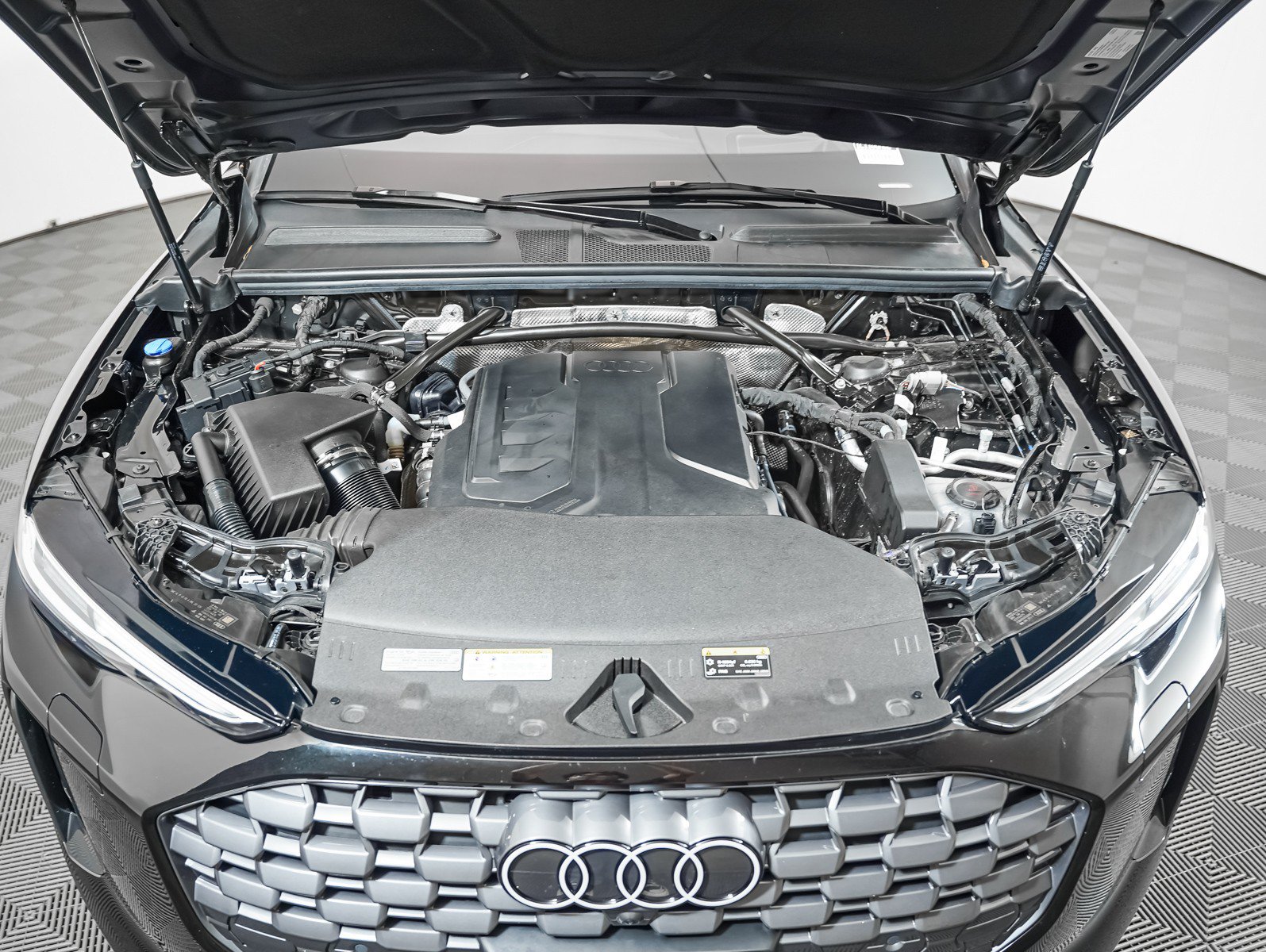 Used 2025 Audi Q5 Premium Plus AWD/4WD image 4