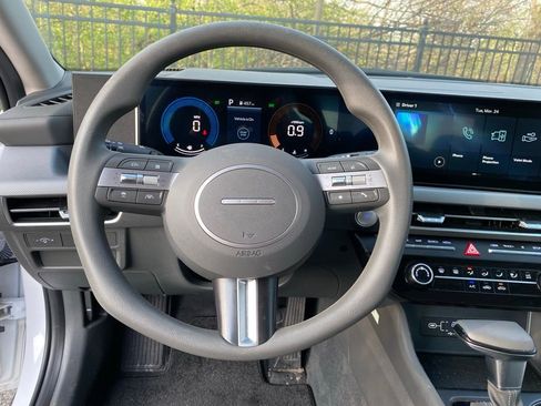 Certified 2025 Hyundai Sonata SE FWD image 11