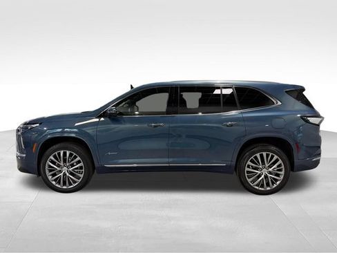 Used 2025 Buick Enclave Avenir FWD image 4