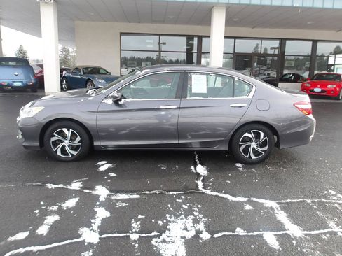 Used 2017 Honda Accord LX image 2