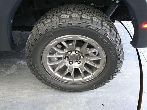 Used 2022 Ford F150 Lariat w/ Equipment Group 502A High image 13