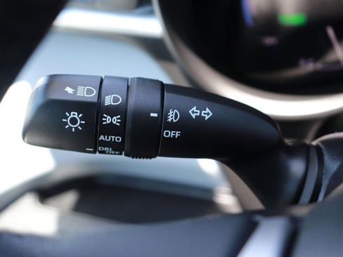 Used 2025 Toyota Sienna XLE FWD image 24