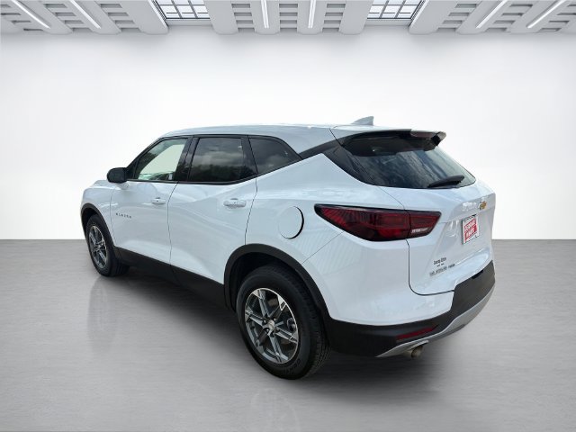 Used 2025 Chevrolet Blazer LT AWD/4WD image 7