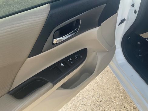 Used 2014 Honda Accord LX image 10