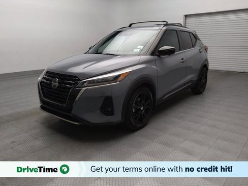Used 2021 Nissan Kicks SR w/ SR Premium Package FWD image 1