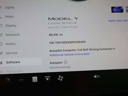 Used 2024 Tesla Model Y Long Range AWD/4WD image 43