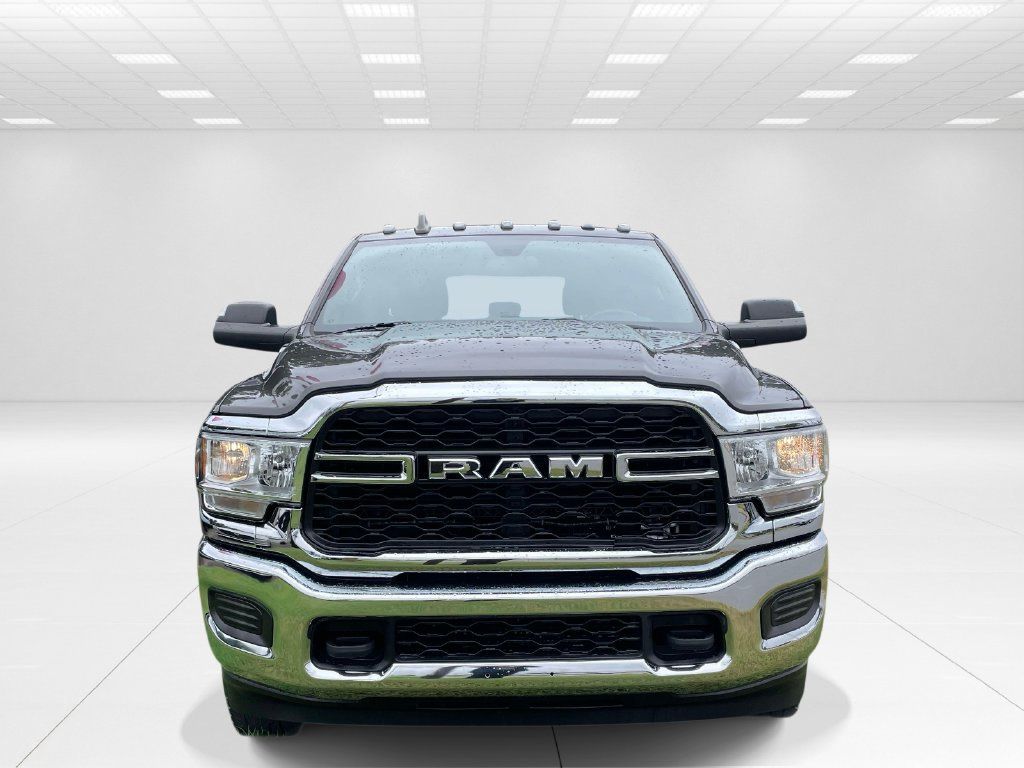 Used 2022 RAM 2500 Tradesman w/ Chrome Appearance Group AWD/4WD image 2