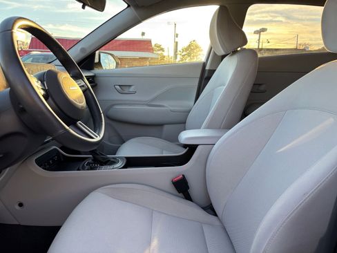 Used 2025 Hyundai Kona SEL image 27