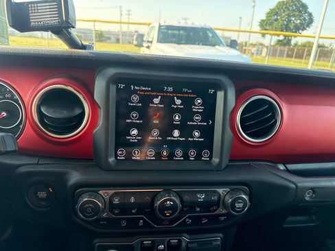 Used 2019 Jeep Wrangler Unlimited Rubicon AWD/4WD image 13