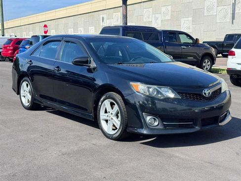 Used 2012 Toyota Camry SE FWD image 5