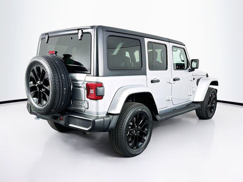 Used 2023 Jeep Wrangler Sahara image 9