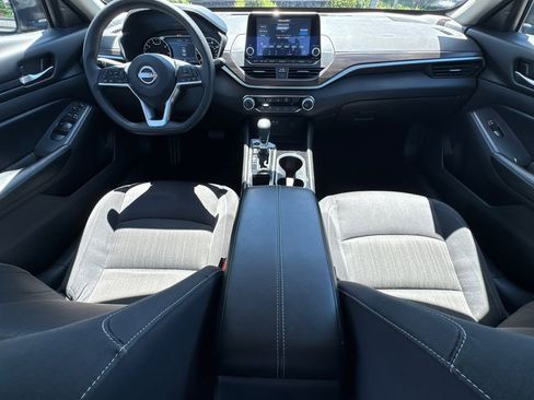 Used 2024 Nissan Altima 2.5 SV FWD image 22