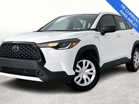 Used 2025 Toyota Corolla Cross L image 15