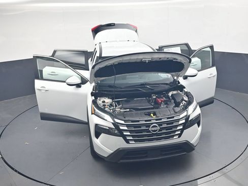 Used 2025 Nissan Rogue SV FWD image 52