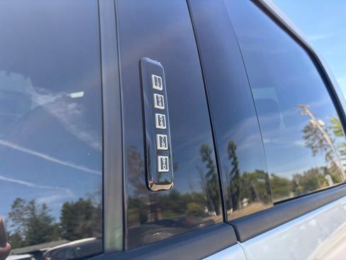 Used 2019 Ford F150 XLT w/ Equipment Group 302A Luxury AWD/4WD image 10