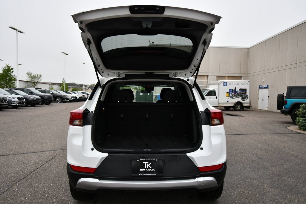 Used 2025 Chevrolet TrailBlazer LT AWD/4WD image 7