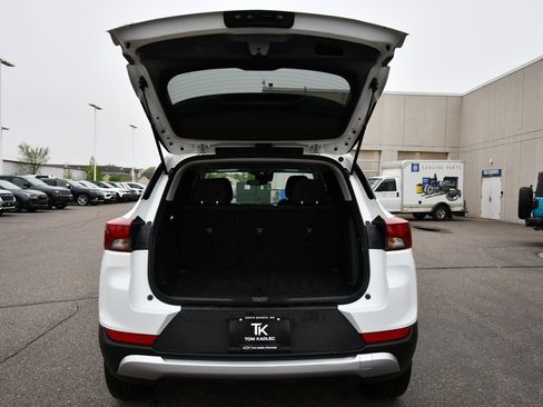 Used 2025 Chevrolet TrailBlazer LT AWD/4WD image 7