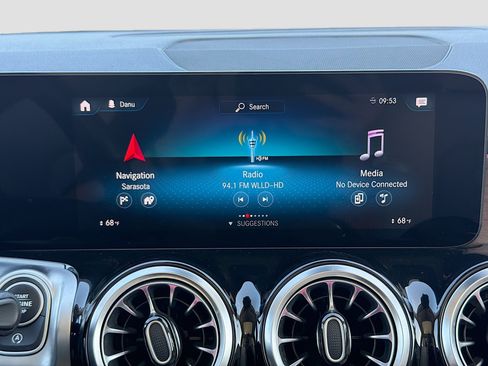 Used 2023 Mercedes-Benz GLB 250 image 32