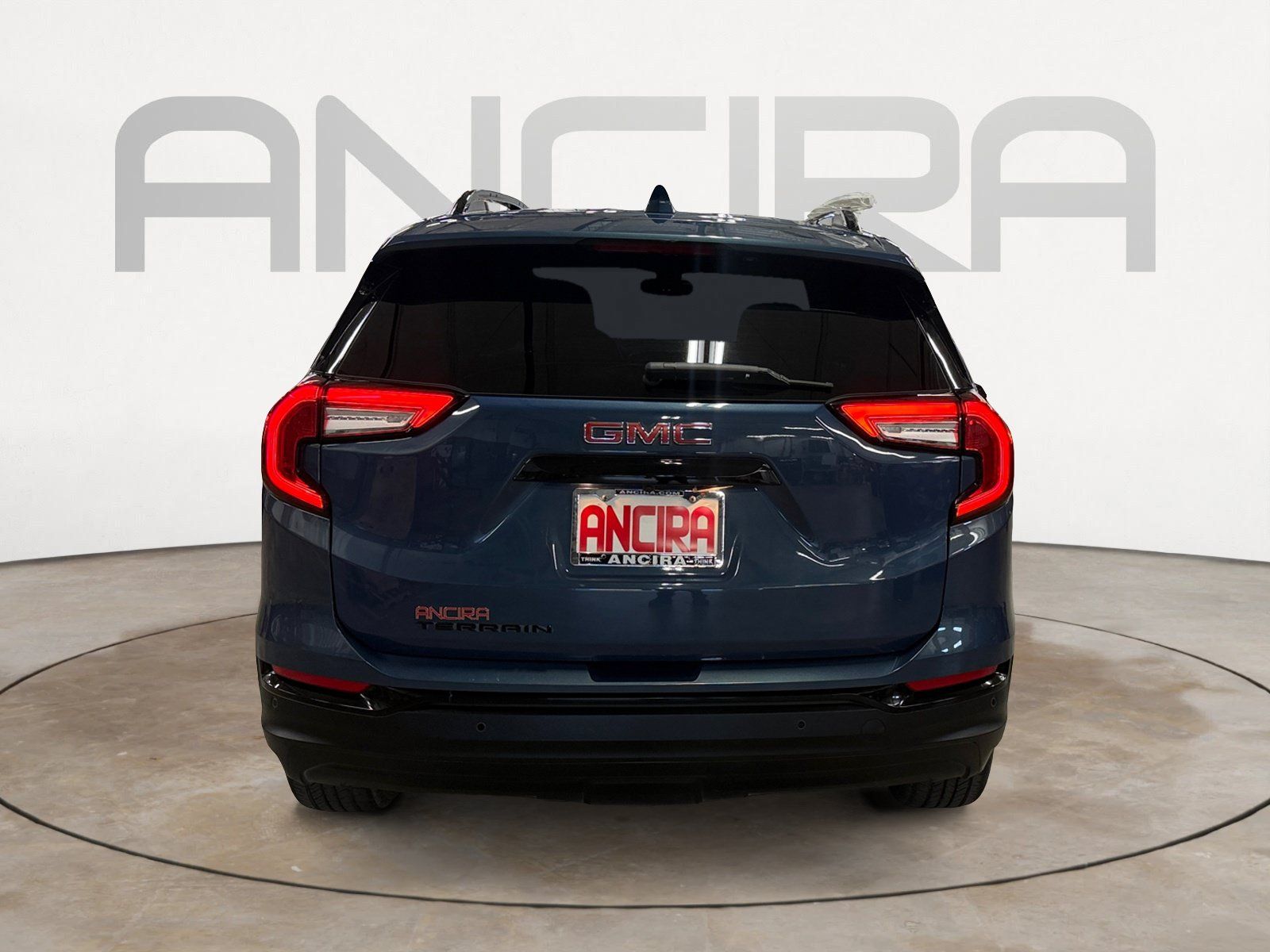 Used 2024 GMC Terrain SLE w/ Elevation Edition FWD image 9