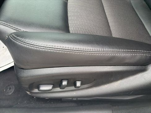 Used 2019 Chevrolet Impala LT FWD image 18