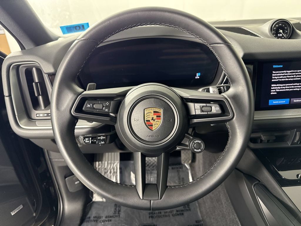 Certified 2024 Porsche Cayenne Coupe AWD/4WD image 35