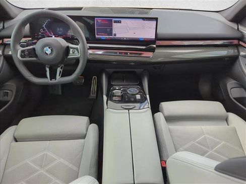 Used 2026 BMW 540i xDrive w/ M Sport Package image 19