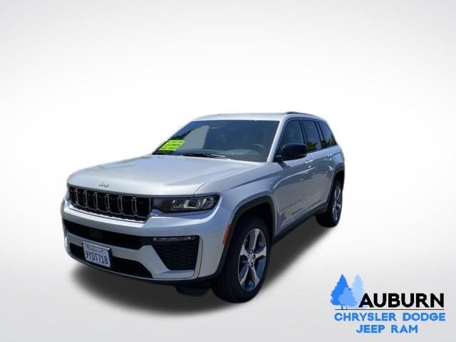 Used 2026 Jeep Grand Cherokee Limited AWD/4WD image 3