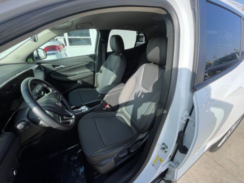 Used 2025 Buick Encore GX Preferred image 36