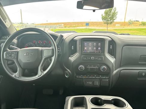 Certified 2022 Chevrolet Silverado 1500 Custom Trail Boss w/ LPO, Dark Essentials Package AWD/4WD image 12