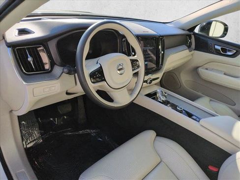 Certified 2023 Volvo XC60 T8 Ultimate w/ Climate Package image 10