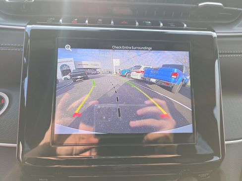 New 2025 Jeep Grand Cherokee Laredo image 5