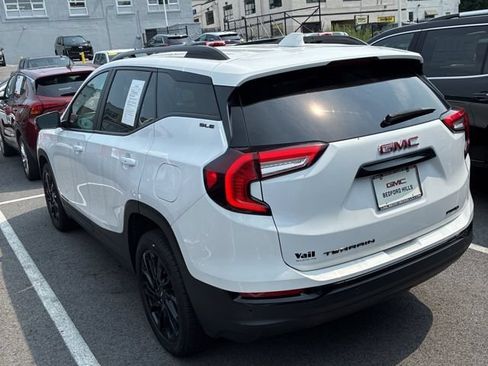 Used 2023 GMC Terrain SLE w/ Elevation Edition AWD/4WD image 4