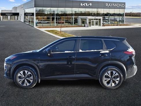 Used 2023 Nissan Rogue SV image 6