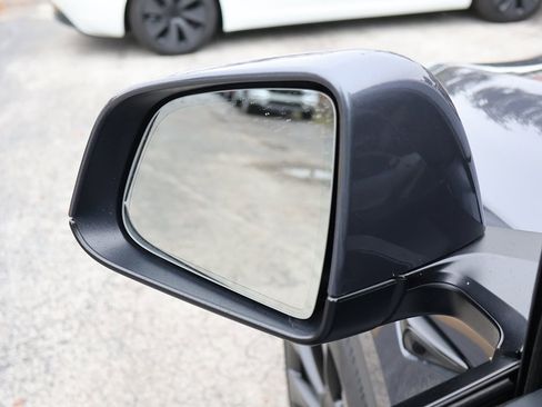 Used 2023 Tesla Model Y Long Range image 38