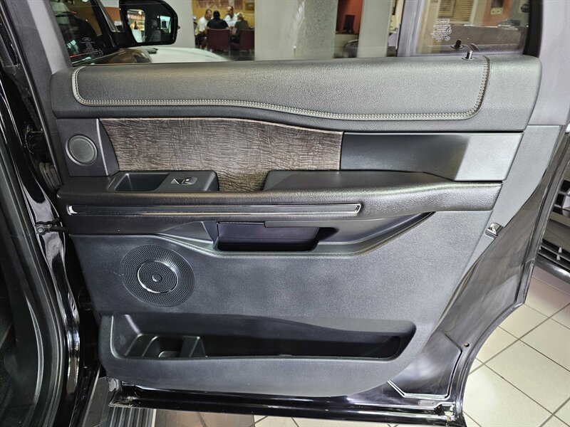 Used 2018 Ford Expedition Max Limited AWD/4WD image 31