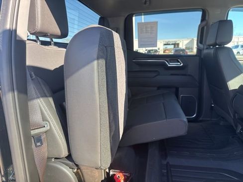Used 2023 GMC Sierra 1500 SLT image 47