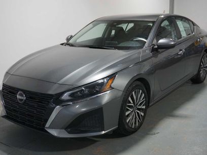 Used 2023 Nissan Altima 2.5 SV