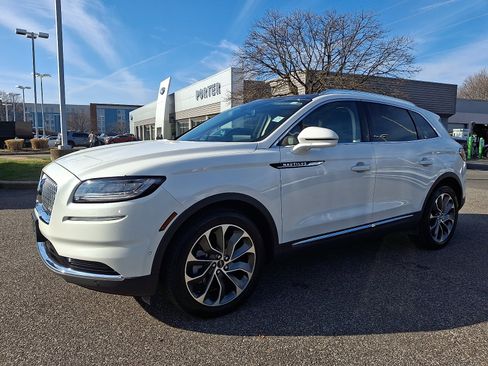 Used 2022 Lincoln Nautilus Reserve w/ Equipment Group 201A image 5