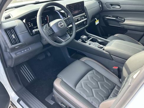 New 2026 Nissan Pathfinder Platinum AWD/4WD image 13