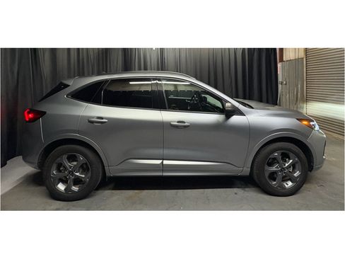 Used 2024 Ford Escape ST-Line AWD/4WD image 4