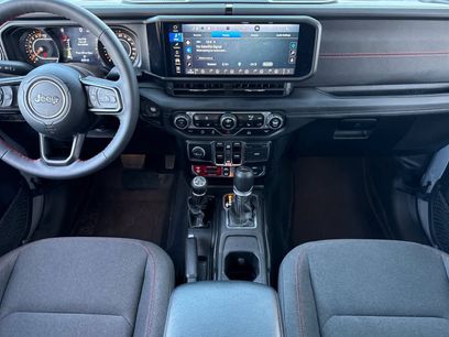 Used 2024 Jeep Gladiator Rubicon w/ Convenience Group