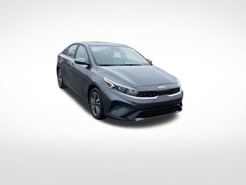 Used 2024 Kia Forte LXS image 7